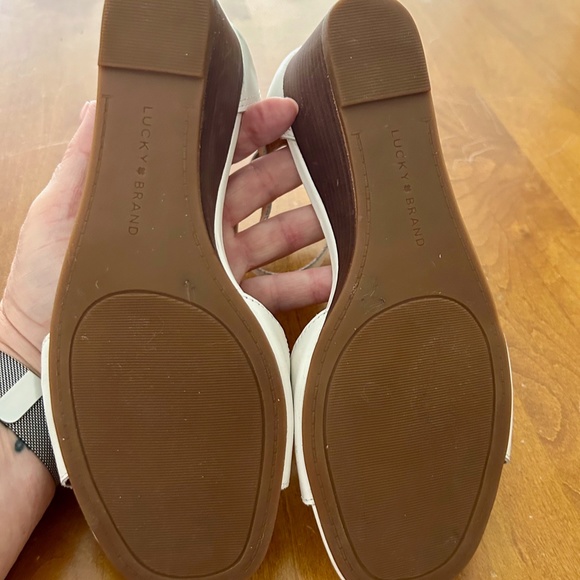 Lucky Brand “Jodella” White Leather Wedge Sandals, Size 8 EUC - Picture 7 of 8